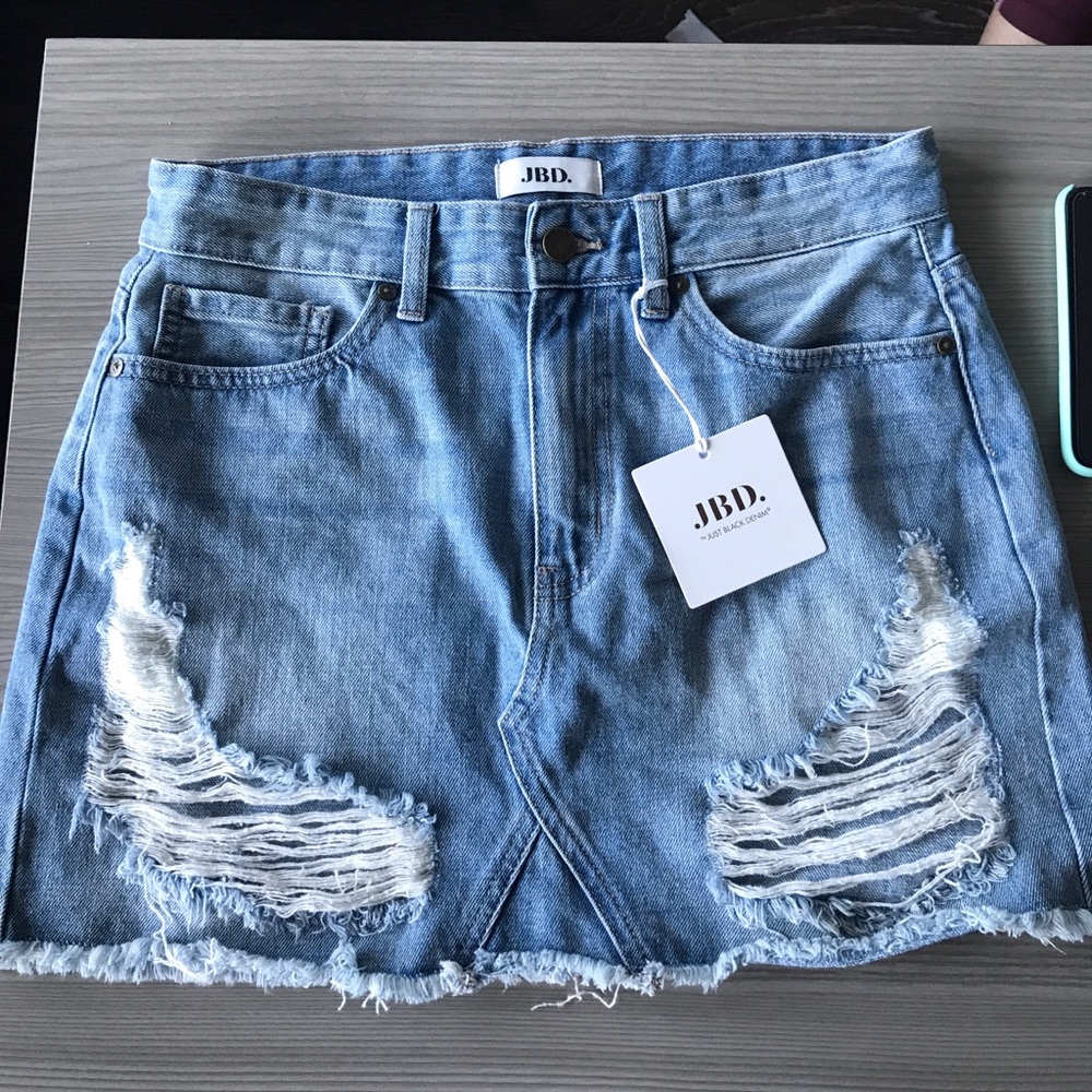 💙JBD Distressed Denim Skirt- NWT